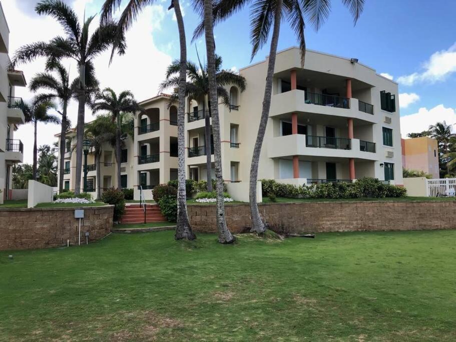 1St Level Unit Steps To Beach- Cold Air Conditioner At Poza Del Mar Luquillo Exteriör bild