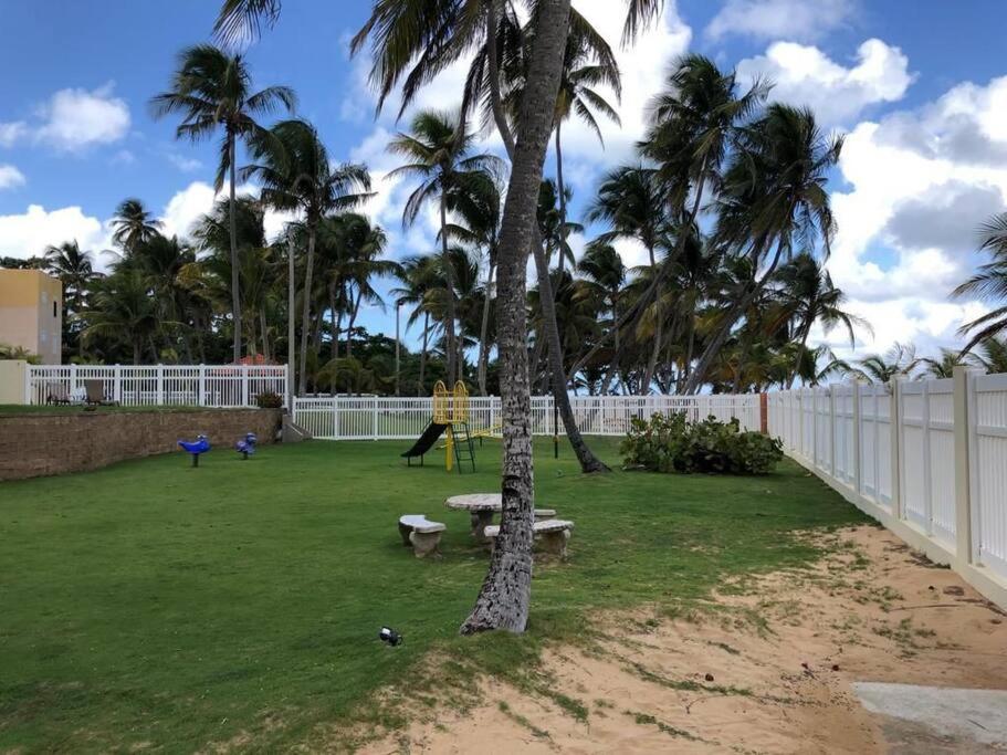 1St Level Unit Steps To Beach- Cold Air Conditioner At Poza Del Mar Luquillo Exteriör bild